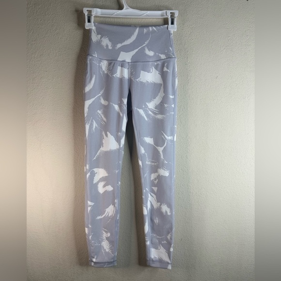 Lululemon Wunder Under High-Rise Tight 25" Full-On Luxtreme size 2 - Picture 2 of 6